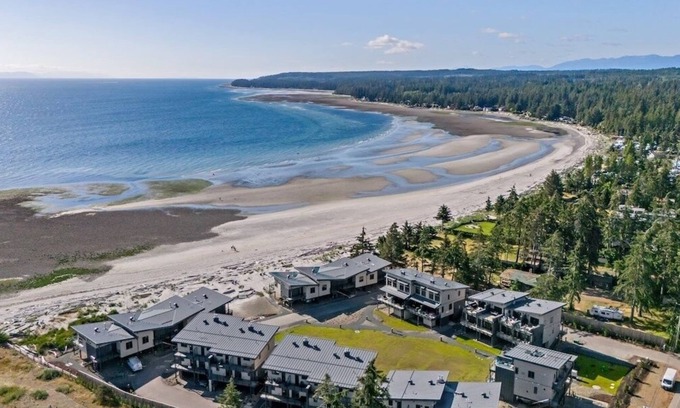 Black Creek House | Azure Shores at The Beach House