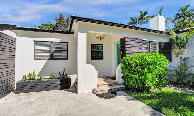 Buena Vista Villa | AZZURE 10 Mins to South Beach Miami 4 Bedroom Villa