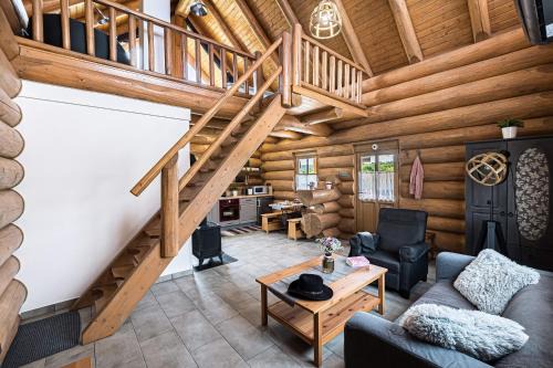 Band Ski Chalet | Bándi Kuckó
