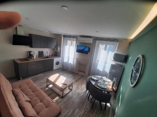 Bourg-Saint-Andeol Apartment | Bâtiment Les Iris