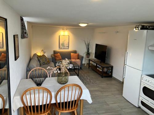 Falkenberg Apartment | Bästa läget på Skrea Strand - nära till centrum