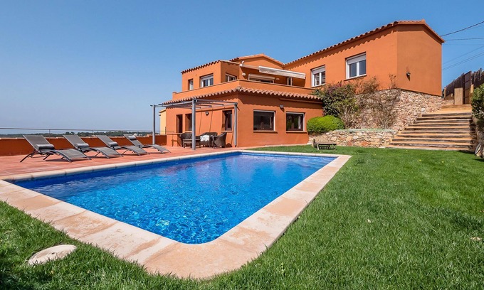 Begur House | B-47 BEGUR 8PaX - Four Bedroom House, Sleeps 8