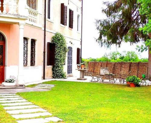 Caneva Bed & Breakfast | B&B Ernestine Family Home