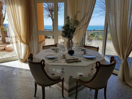 Ogliastro Cilento Bed & Breakfast | B&B Il giardino di Armida