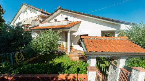 Luni Bed & Breakfast | B&B Il Girasole