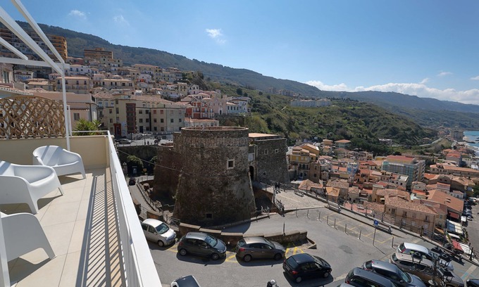 Pizzo Bed & Breakfast | b & b in the historic center, with a panoramic terrace, 400 meters from the sea