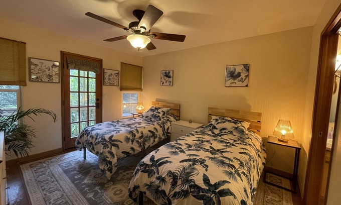 Volcano Bed & Breakfast | B&B: Kipuka Twin Suite 5 mins from Volcanoes National Park