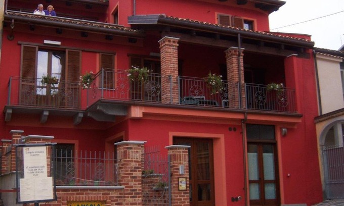 Novello Bed & Breakfast | B&B l'Angolo di Rosina con ristorante