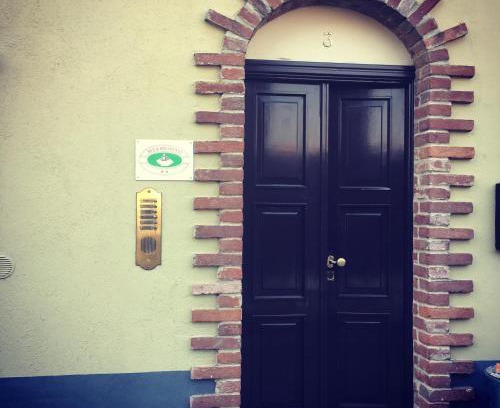 Poirino Bed & Breakfast | B & B La Guesthouse