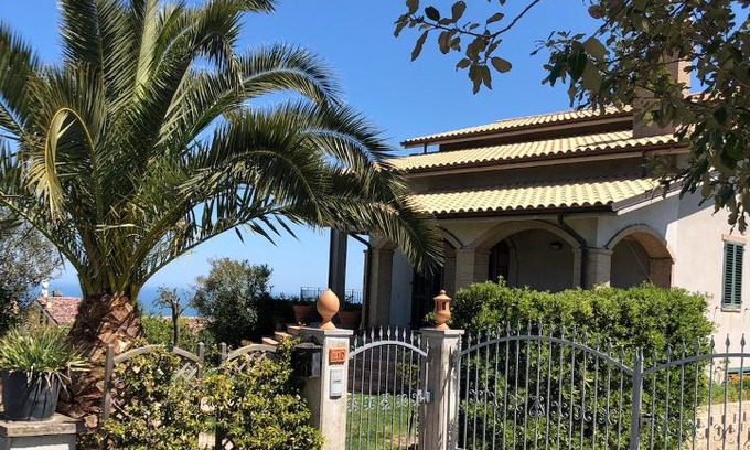 San Costanzo Bed & Breakfast | B&B La Palma
