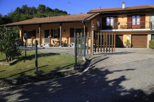 Invorio Superiore Bed & Breakfast | B&B La Quiete
