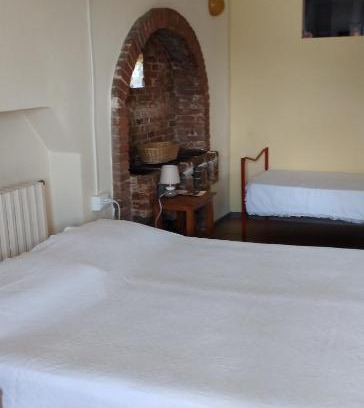 Montefiorino Apartment | B&B La Verna
