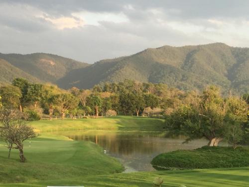 Nong Chaeng Bed & Breakfast | B&B on a top Golf Course just outside Chiangmai