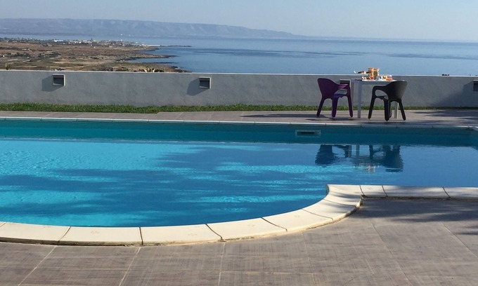 Pachino Bed & Breakfast | B&B Resort Torrefano