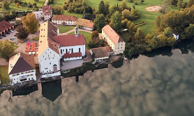Karsau Bed & Breakfast | B&B Schloss Beuggen