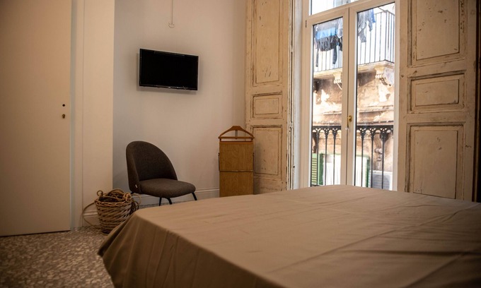 Isola del Borgo Antico Bed & Breakfast | B&B U'Panare, in Taranto's historic center a structure reminiscent of home
