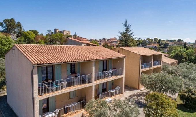 Greoux-les-Bains Apartment | (B) Studio T1 spacious, quiet, sun, parking