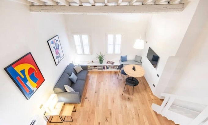 Santa Maria Novella Apartment | B-suite Top-floor Charming Apartment