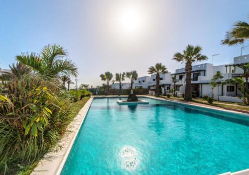 Charco del Palo Apartment | B16-Dúplex luminoso+ piscina a 150 m del mar