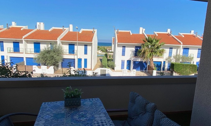 Mas Pinell Apartment | B4 Apartment - sea views, airco, 100m from the beach