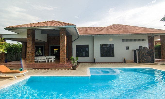 Ao Nang Villa | Baan Oriental Chic Pool Villa Krabi