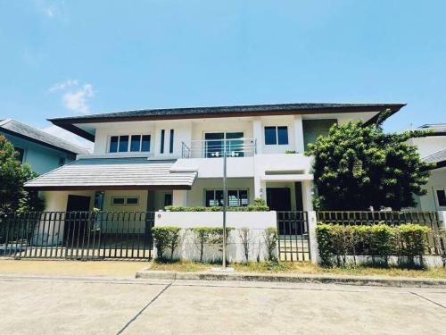 Bang Lamung Villa | Baanlyn Poolvilla Pattaya