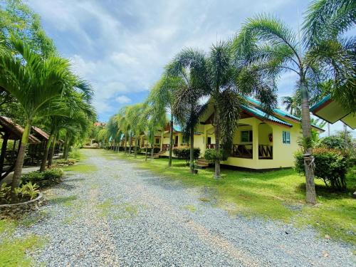 Ko Chang House | Baanrimklong bungalow