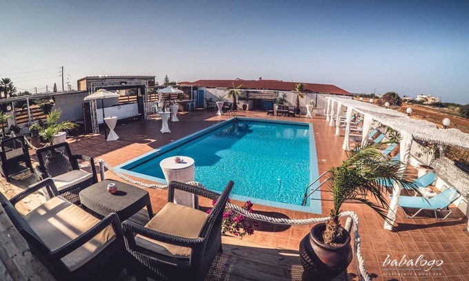 Malia House | Babalogo Apartments & Poolbar