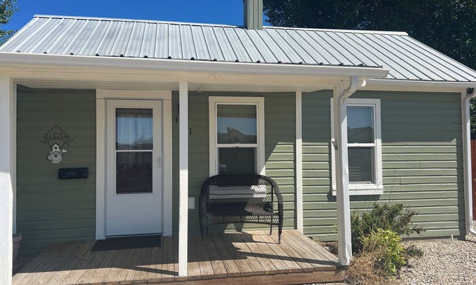 Cody House | Baby Bear Cottage - Downtown Cody