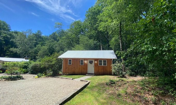 Lake Sequoyah House | Baby Bear's Den, Tiny Paradise