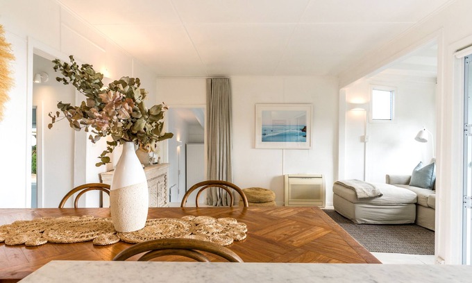 Ostend House | BACH 56, Palm Beach