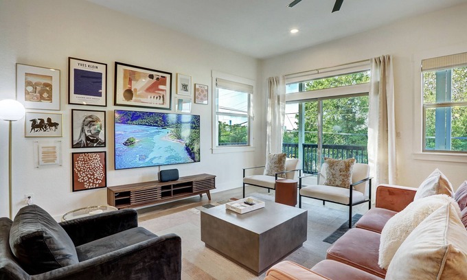 Riverside House | Bachelor/Bachelorette Mansion In the Heart of ATX