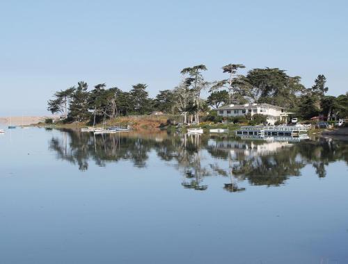 Baywood Park Hotel | Back Bay Inn