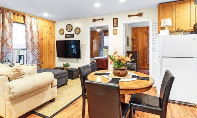Blossvale Apartment | Back of the Koozy Kottage w/ Kayaks and bikes!