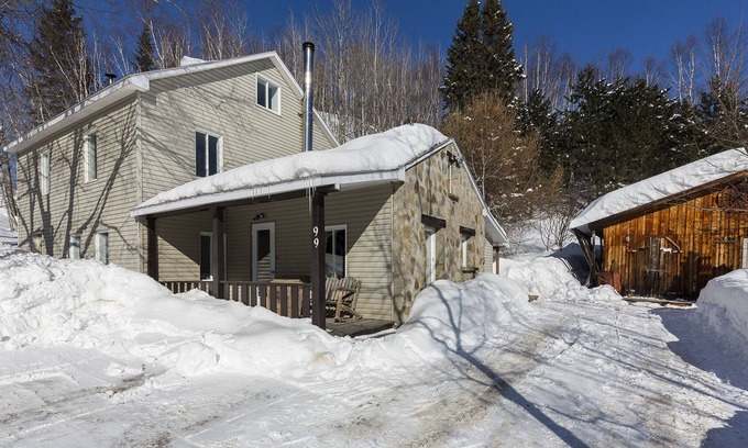 Saint Urbain House | Backcountry Charlevoix Mountain Inn