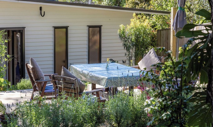 Ostend House | Backyard Bliss on Waiheke
