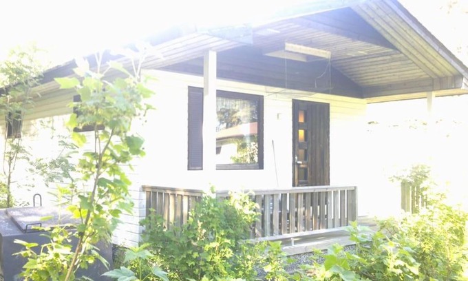 Keminmaa Apartment | Backyard Cabin With Veranda By Kemi River In Keminmaa