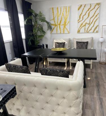 Tampa House | Backyard Modern Zen Retreat with Inside Modern Vibe