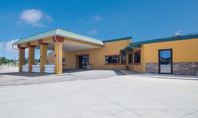 Dickinson Hotel | Badlands Inn & Suites