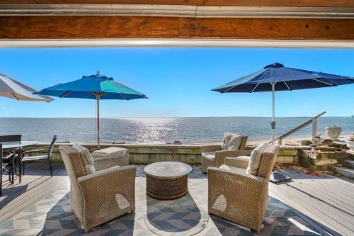 Laurel House | Bahia Mar: Beach House, North Fork