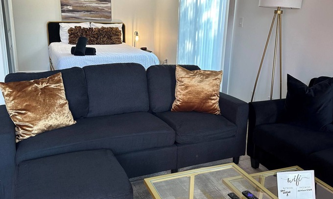 Huntsville Apartment | Bailey's Blaque Suite-Near UAH & Midcity