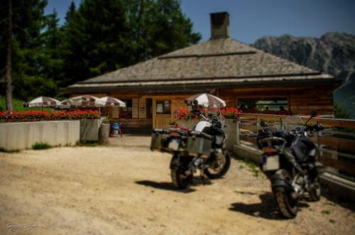Cibiana di Cadore Hotel | Baita Deona
