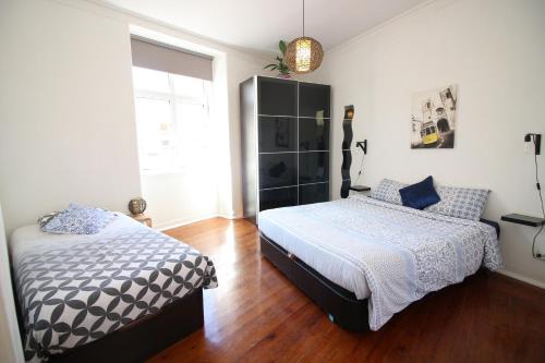 Sao Cristovao e Sao Lourenco Apartment | Baixa Sunny apartment with a View!