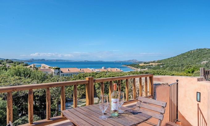 Baja Sardinia Villa | Baja Sardinia - Cala dei Ginepri, Villa 80m from the beach