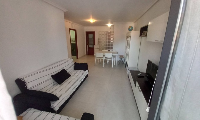Noja Apartment | Bajo con jardín cerca de la playa.