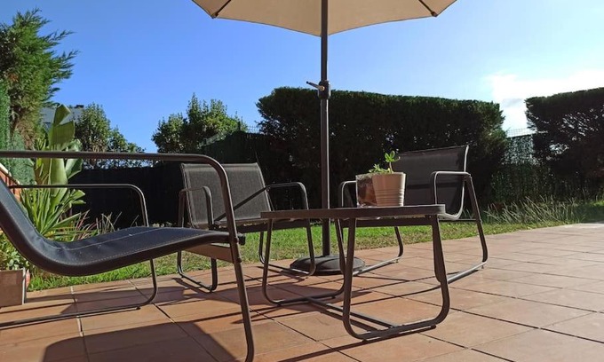 Monte Apartment | Bajo con jardín privado