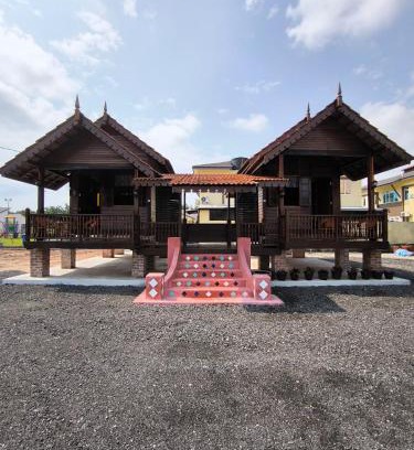 Sungai Jarom Ski Chalet | Balam Inn Homestay & Chalet
