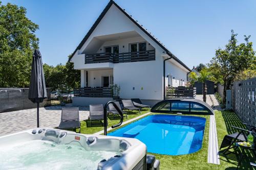 Siofok-Szabadifurdo Apartment | Balatonic Lime apartmanház