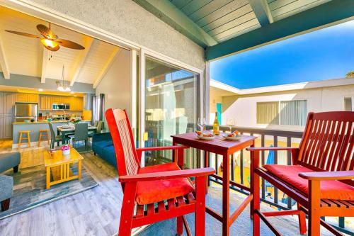Balboa Peninsula House | Balboa Peninsula Hidden Gem with Private Balcony & Stunning Views