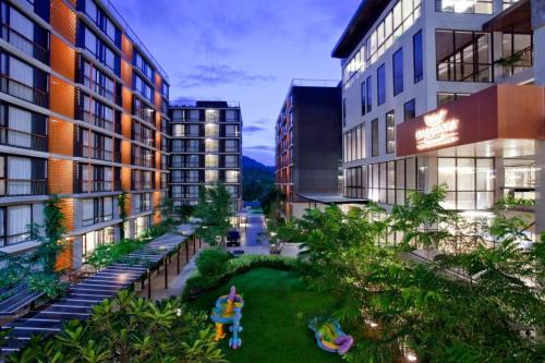 Si Racha Apartment | Balcony Courtyard Sriracha Hotel & Serviced Apartments